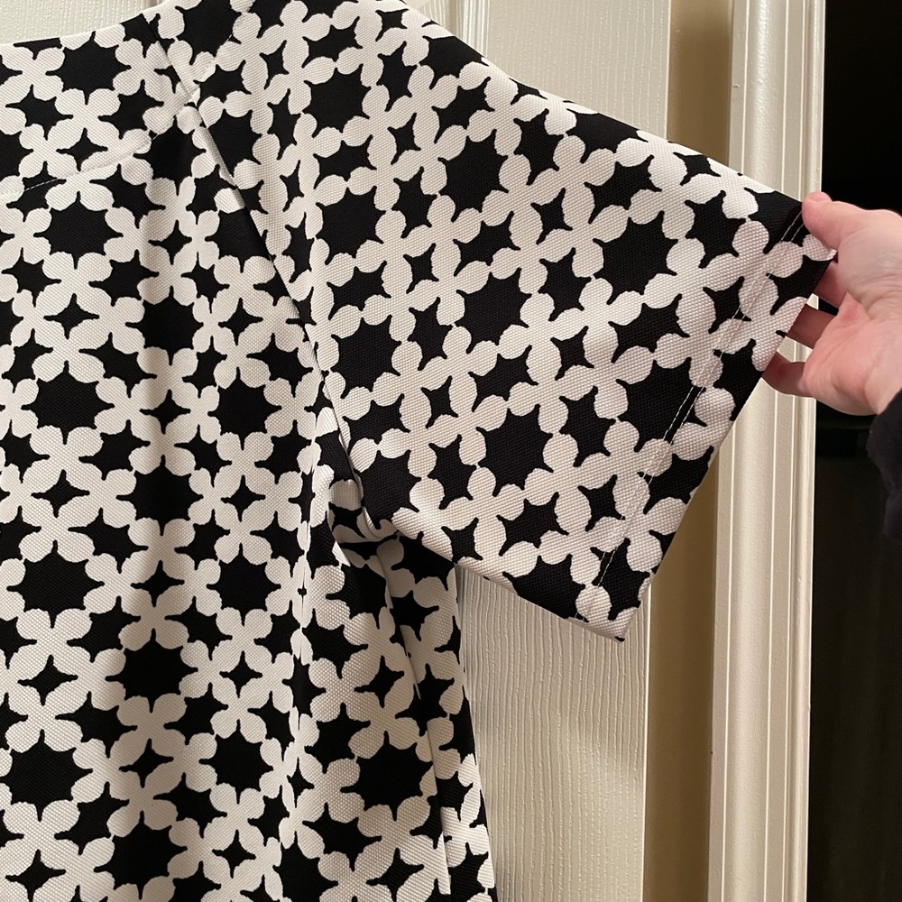 Patterned Top - Picture 4 of 5